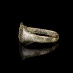 Oud-Romeins Bronzen vingerring met legionaireagel (Zonder