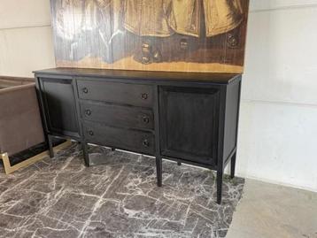 Dressoir van Rossum beschikbaar voor biedingen