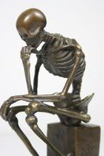 sculptuur, THINKING GOTHIC SKELETON - 15 cm - Gepatineerd
