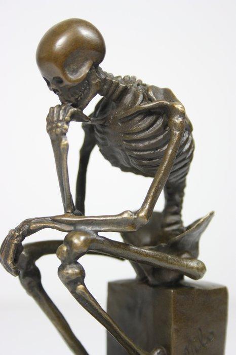sculptuur, THINKING GOTHIC SKELETON - 15 cm - Gepatineerd, Antiek en Kunst, Kunst | Designobjecten