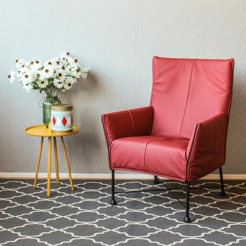 2x Montis Charly Fauteuil Donkerrood Leer - Zwart/Dop, Huis en Inrichting, Fauteuils, Minder dan 75 cm, Zo goed als nieuw, 50 tot 75 cm