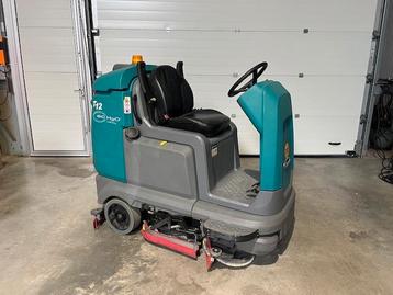 Tennant T12 zit schrobmachine beschikbaar voor biedingen