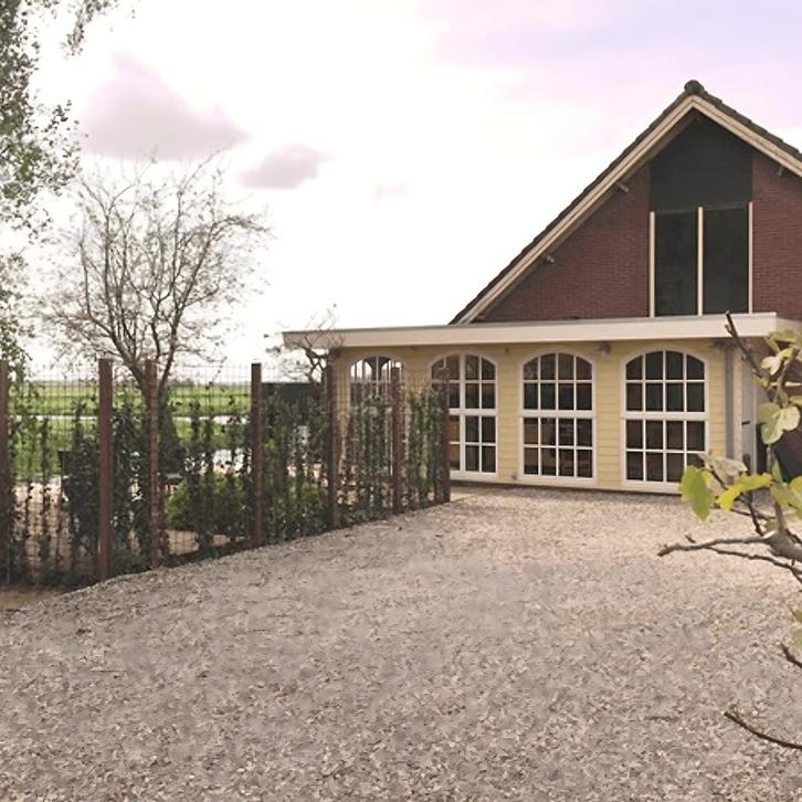 Vrijstaande bungalow met tuin, gemeubileerd en ges..., Huizen en Kamers, Huizen te koop