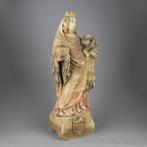 sculptuur, Antique carved Madonna with family crest - 44 cm, Antiek en Kunst