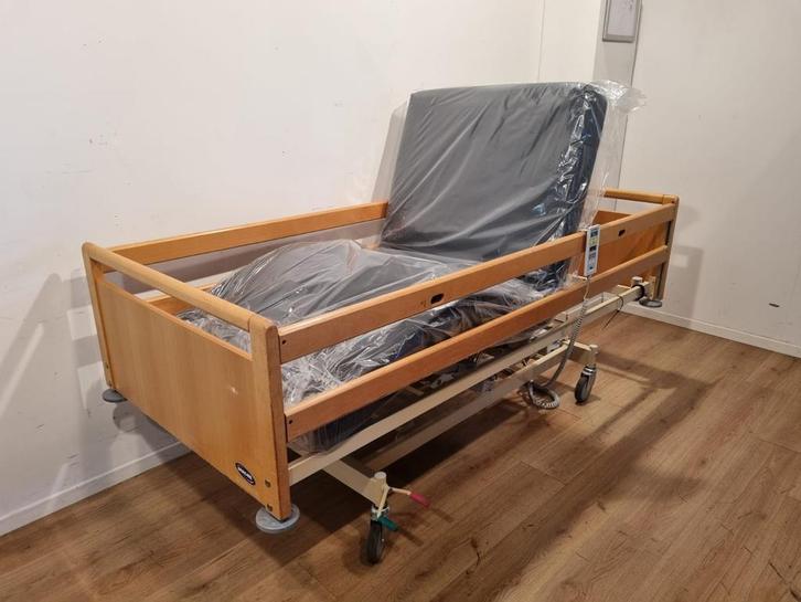 Invacare SB 750 #80C Elektrisch Hoog Laag Demontabel, Diversen, Verpleegmiddelen, Zo goed als nieuw, Verzenden