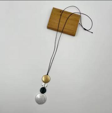 Boho lange ketting - acryl ronde elementen - was koord - beschikbaar voor biedingen