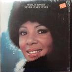 LP gebruikt - Shirley Bassey - Never Never Never, Verzenden, Zo goed als nieuw