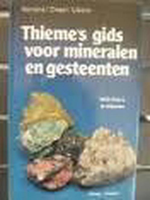 Thiemes gids voor mineralen en gesteenten 9789003957306, Boeken, Wetenschap, Gelezen, Verzenden