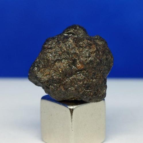 XL ANGRITE METEORIET - De oudste plutonische steen in het, Verzamelen, Mineralen en Fossielen