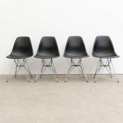 4  x 4  (totaal 17) Charles Ray Eames Vitra Chairs, Huis en Inrichting, Stoelen, Vier, Zwart, Zo goed als nieuw, Kunststof, Metaal