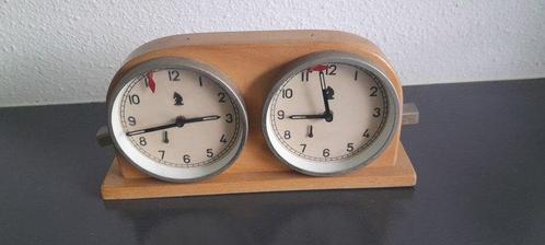 Mom - Schaakklok - Schaakspel - Mom - Hout, Antiek en Kunst, Curiosa en Brocante