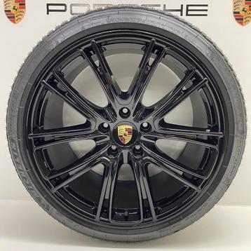 Porsche Panamera 971 21 Exclusive Design met winterbanden beschikbaar voor biedingen