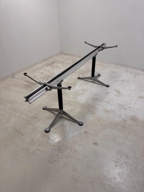 Herman Miller Burdick frame 220cm voor glazen blad, Zakelijke goederen, Kantoor en Winkelinrichting | Kantoormeubilair en Inrichting