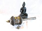 Beeld, 2x items - Gebedsmolen + Boeddha - Nepal - 39 cm -, Antiek en Kunst