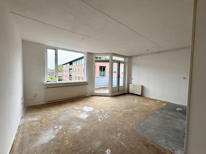 in Zaandammet 3 kamer(s)Te huur ruime woning, Huizen en Kamers, Huizen te huur, Direct bij eigenaar, A