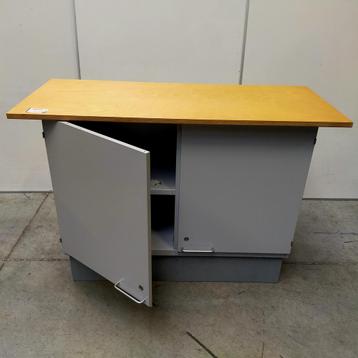 Werkbank met stalen 2-deurs kast - 120x53 cm beschikbaar voor biedingen