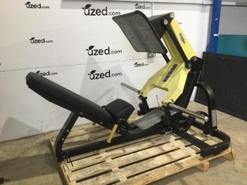 Technogym Pure Strength Leg Press - Yellow beschikbaar voor biedingen