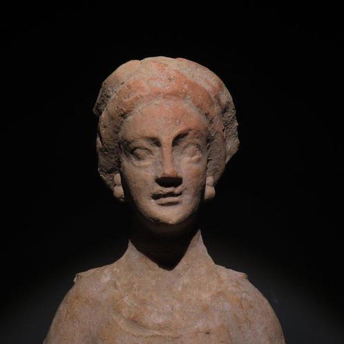 Punisch Terracotta Vrouwenfiguur. 3e-2e eeuw v.Chr. Hoogte, Verzamelen, Mineralen en Fossielen