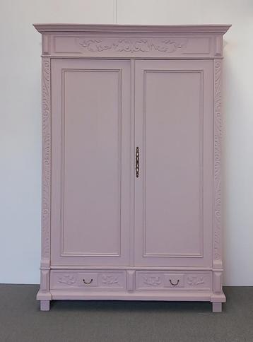 Antieke rijk gestoken kast ruim 200 jaar oud peach blossom beschikbaar voor biedingen