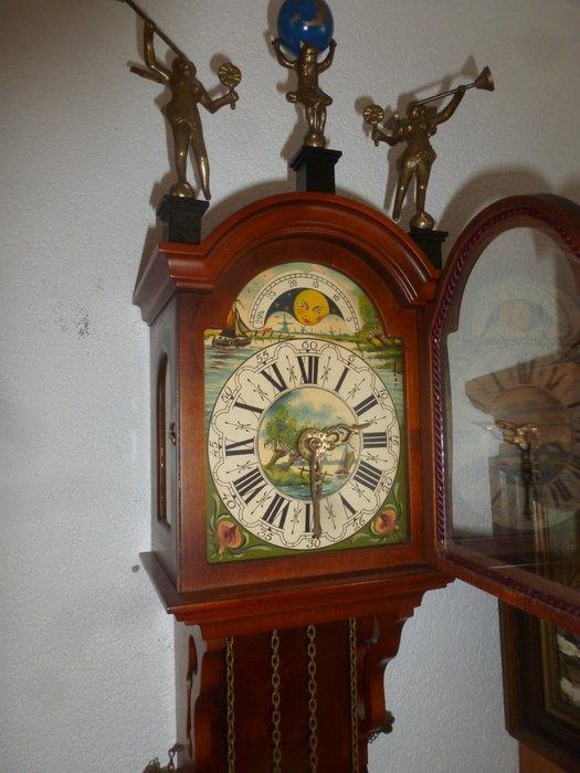 Friese staartklok - - Mahonie - 1950-1960, Antiek en Kunst, Antiek | Klokken