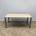 Tweedehands Ahrend 700 verstelbaar bureau / tafel, (bxd), Ophalen of Verzenden, In hoogte verstelbaar, Gebruikt, Bureau