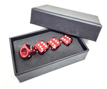 Dobbelsteen ventieldopjes in cadeau-verpakking. ROOD beschikbaar voor biedingen