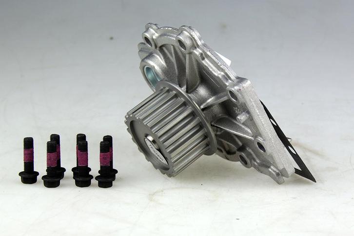 Waterpomp Volvo S60, S80, V70, XC70en XC90, Auto-onderdelen, Motor en Toebehoren, Ophalen of Verzenden
