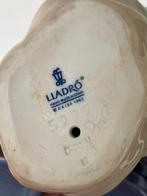 Lladró - Beeldje - Pretty Pickings. 1983 - Porselein