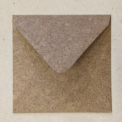 Envelop 14 x 14 cm Cacao, Hobby en Vrije tijd, Kaarten | Zelf maken, Verzenden