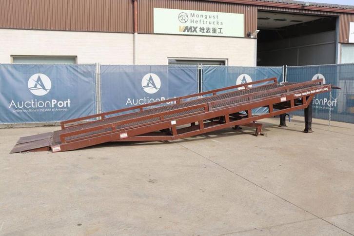 Veiling: Laadramp Containerramps Mangust LR12T 12t 2024, Auto's, Vrachtwagens, BTW verrekenbaar, Overige brandstoffen, Overige kleuren