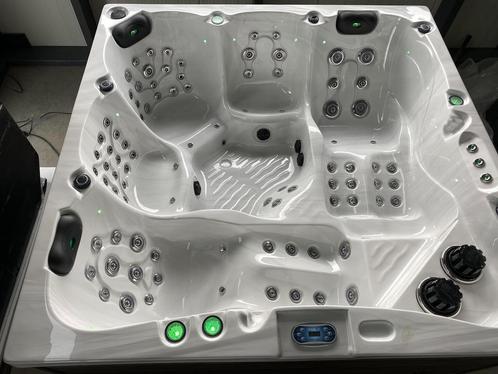 NIEUW 220x220 Jacuzzi Spa Balboa Aurema + Cover | Garantie, Tuin en Terras, Bubbelbaden en Hottubs, Vast, Nieuw, Afdekzeil, Filter