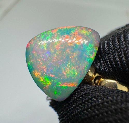 Opaal Hanger - Hoogte: 17 mm - Breedte: 11 mm- 0.8 g - (1), Verzamelen, Mineralen en Fossielen