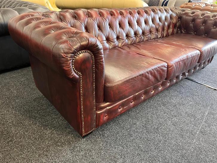 Chesterfield Maarssen ! 3.5 Zits Oxblood Leren Chesterfield, Huis en Inrichting, Banken | Bankstellen, Rechte bank, Zo goed als nieuw