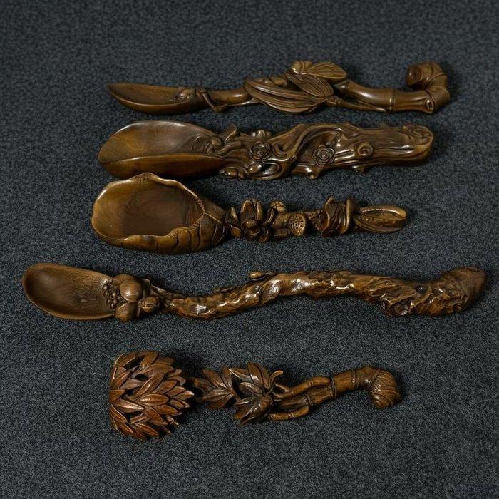 GRATIS VERZENDING Vier thee lepels en ruyi - Buxushout -, Antiek en Kunst, Antiek | Overige Antiek