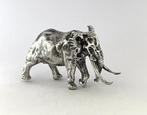 Miniatuur figuur - Massief zilveren Afrikaanse Olifant -