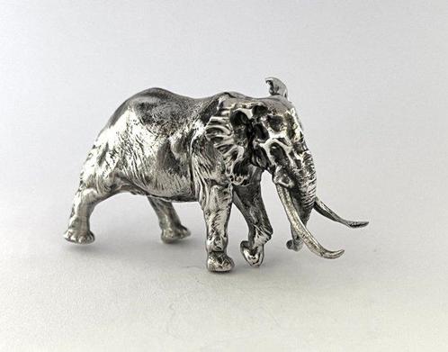 Miniatuur figuur - Massief zilveren Afrikaanse Olifant -, Antiek en Kunst, Antiek | Goud en Zilver