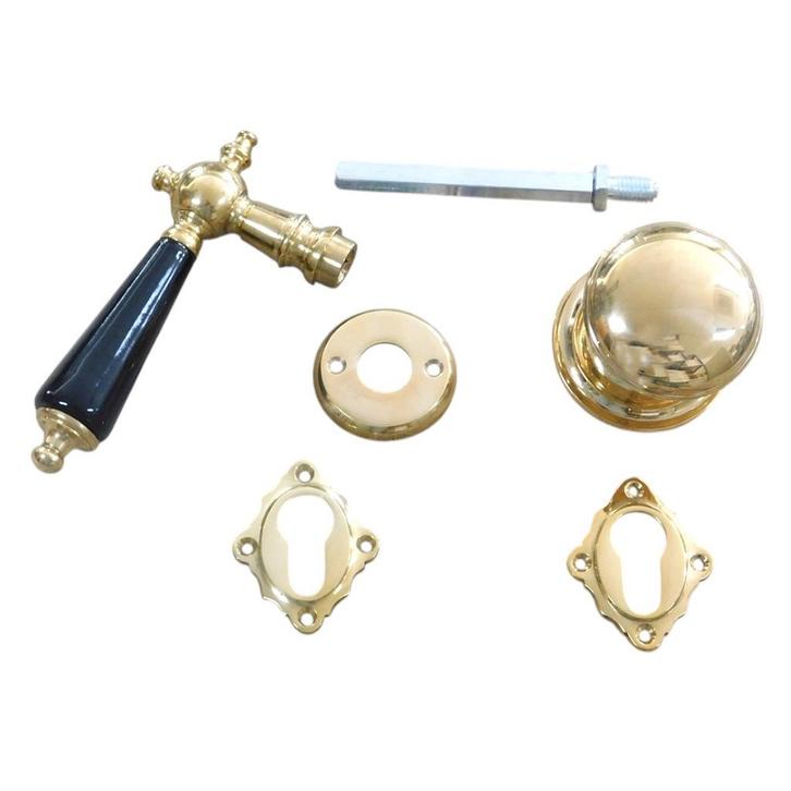 Deurbeslag set messing glans: klink met keramische handvat, Doe-het-zelf en Verbouw, Hang- en Sluitwerk, Ophalen of Verzenden