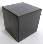 Uitzonderlijke shungiet kubus - 7 x 7 x 7 cm- 849 g, Verzamelen, Mineralen en Fossielen