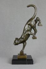 after DeCoux - sculptuur, Cat Descending Stairs - 1,8 kg -