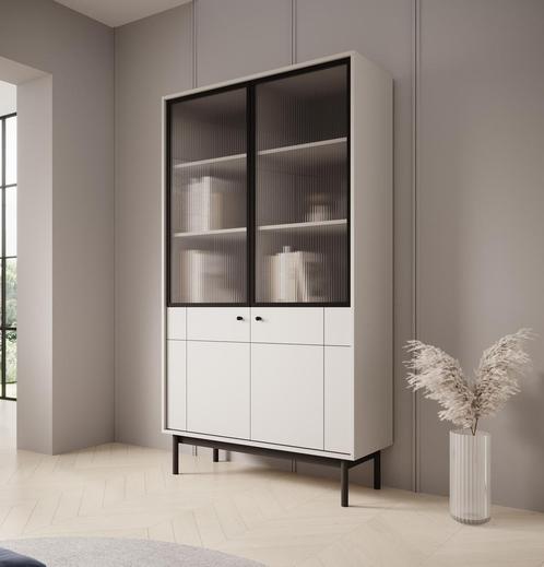 Meubella Vitrinekast beige opbergkast 104cm | Gegroefd glas, Huis en Inrichting, Kasten | Vitrinekasten, 25 tot 50 cm, Nieuw, 150 tot 200 cm