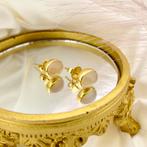 Gouden oorstekers met maansteen (vintage oorbellen), Sieraden, Tassen en Uiterlijk, Oorbellen, Gebruikt, Overige kleuren, Ophalen of Verzenden