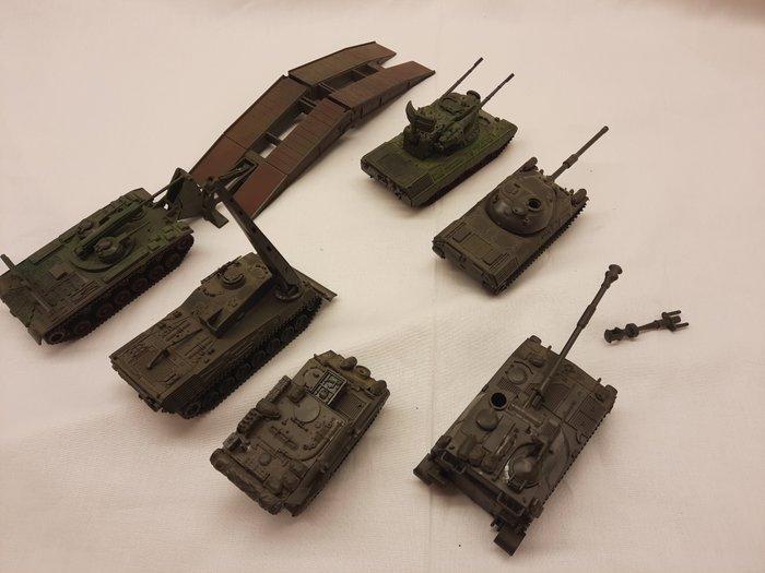 DBMG H0 - Modeltreinlandschap (6) - Set met militaire, Hobby en Vrije tijd, Modeltreinen | H0