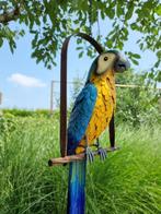 Beeldje - A parrot on swing - metaal