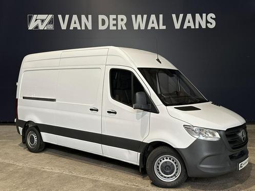 Zakelijke Lease |  Mercedes-Benz Sprinter 211CDI L2H2 Euro6, Auto's, Bestelauto's, Dealer onderhouden, Lease, Zwart, Handgeschakeld