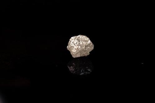 Diamant Brut Blanc Naturel 0,44 karaat GEEN RESERVEPREIS -, Verzamelen, Mineralen en Fossielen