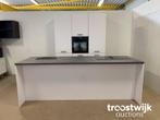 Online Veiling: Showroomkeuken