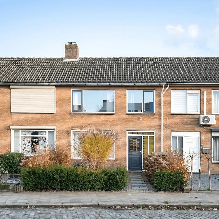 Gemeubileerde eengezinswoning met tuin en wasmachi..., Huizen en Kamers, Huizen te koop