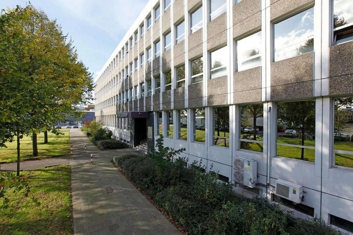 Kantoorruimte te huur Van Weerden Poelmanweg 25-31 Rotterdam, Zakelijke goederen, Bedrijfs Onroerend goed, Kantoorruimte, Huur