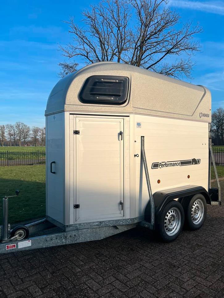 Degelijke vol-alu Henra 1,5 paards!, Dieren en Toebehoren, Paarden en Pony's | Trailers en Aanhangwagens, 1½-paards trailer, Zo goed als nieuw