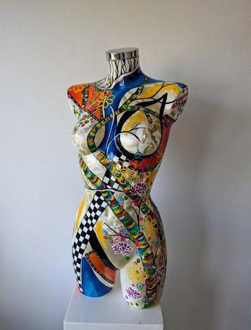Amanda Dake (1974) - Mannequin Bloom beschikbaar voor biedingen
